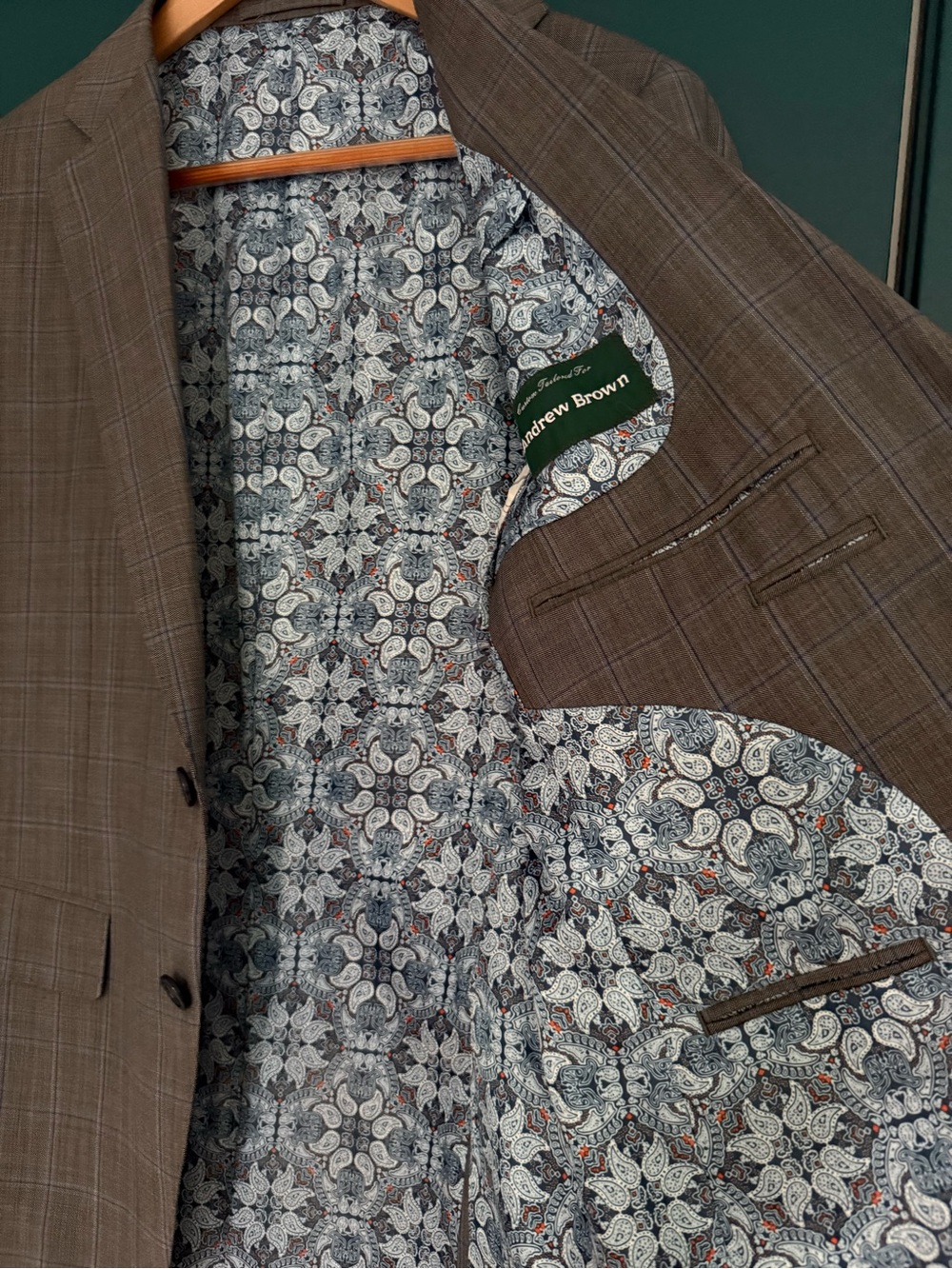 Men's Gray Plaid Blazer - Classic Tailored Sports Jacket - Picture 3 of 6